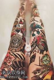 benmalet ben klassisk tatoveringsmønster