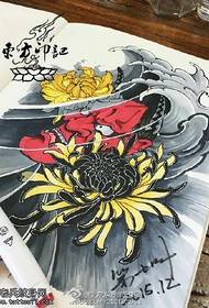 patró de tatuatge de crisantem manuscrit