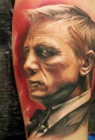 Modèle de tatouage de portrait couleur James Bond