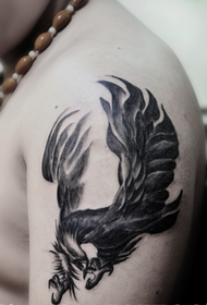 bras tatouage peinture chinoise aigle