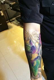 patrón de tatuaxe de loto de brazo de flor de cor