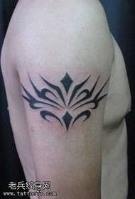 nagy kar egyszerű totem tetoválás minta