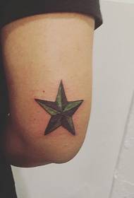 osobnosť ramena mimo päťcípej hviezdy tetovanie vzor