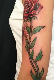 armt eng rose Tattoo Tattoos déi no Léift verlangt