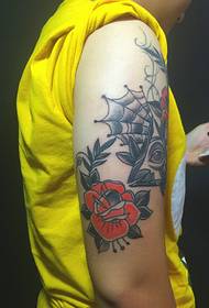 pai lengan tato totem muda tato layak untuk dibagikan