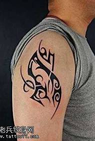braccio tatuaggio totem europeo