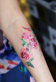 skaisti nevēlaties rokas ziedu tetovējums tetovējums