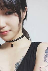 personality girl arm fashion totem tattoo picture