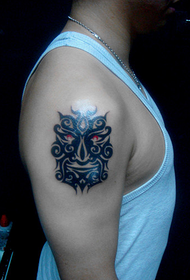 arm totem maske tatovering
