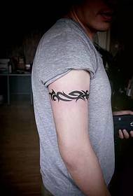 tatuaggio tatuaggio totem braccio super maschile