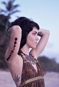 European and American women's arm black and white unique circle creative tattoo