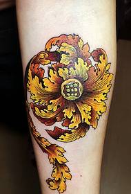 prachtig mooie arm kleur totem tattoo foto