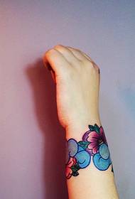 arm fargerike blomster tatoveringer