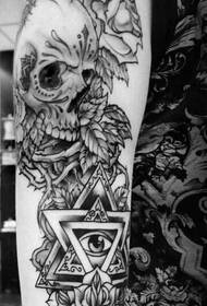 ແຂນຂອງເອີຣົບແລະອາເມລິກາ skullHead ຂອງຮູບແບບ Tattoo ຕາຂອງພຣະເຈົ້າ