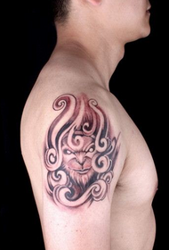Ginklų gražus Sun Wukong avataras tatuiruotė veikia