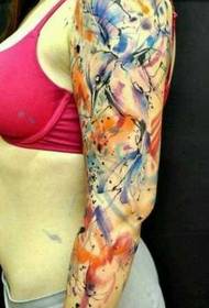 Rankos abstraktus gėlių tatuiruotės modelis