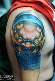 arm løve rustning tatoveringsmønster