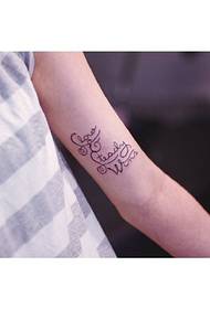patró de tatuatge de personalitat de braç de nena