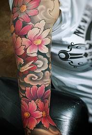 les images de tatouage de fleur de bras sont partout parfum