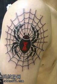 Didelis voratinklio tatuiruotės modelis