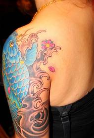 tatuaje de tatuaje de calamar pequeño azul de brazo de niña personal