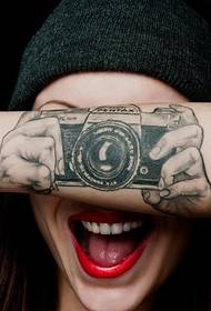 schoonheid arm persoonlijkheid creatieve camera tattoo