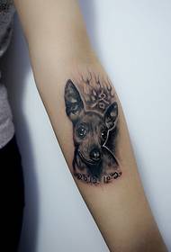 tatuaż ramię miłość pies Luo