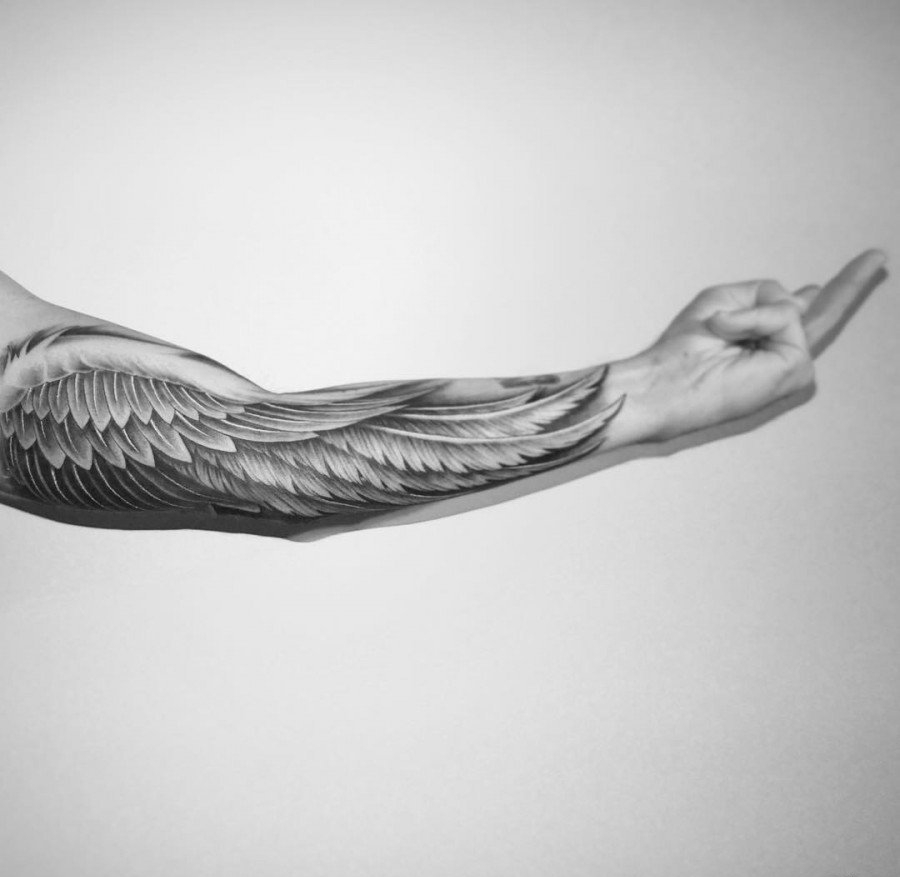 rameno anjelské krídla tetovanie obrázok